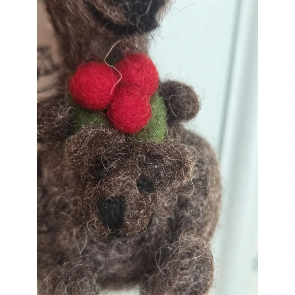 Handcrafted Felt Kangaroo W/ Baby Made from New Zealand  Wool in Nepal 4